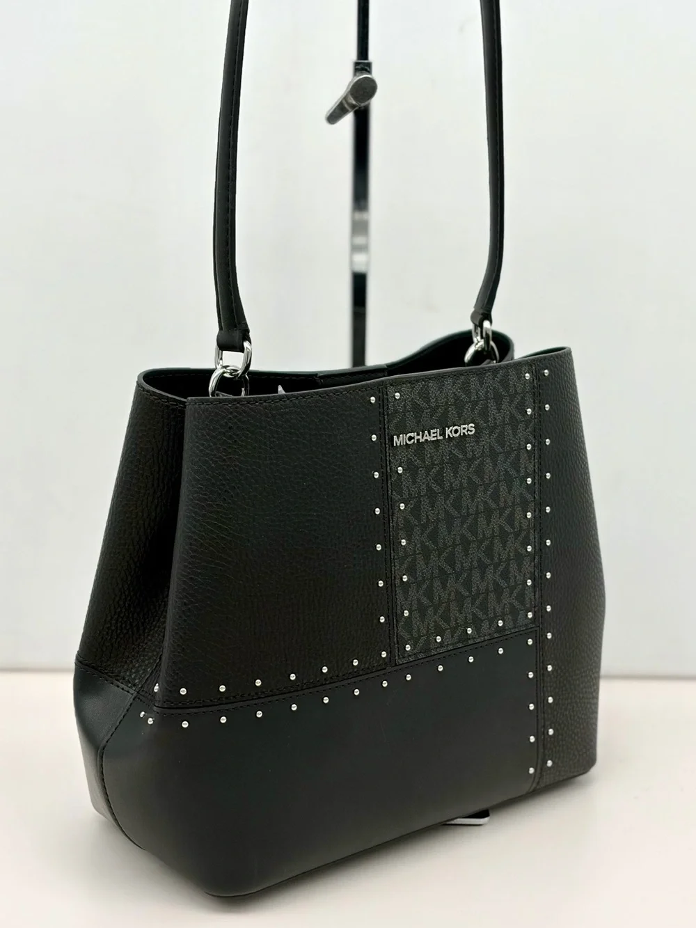 Michael Kors sleek shoulder
